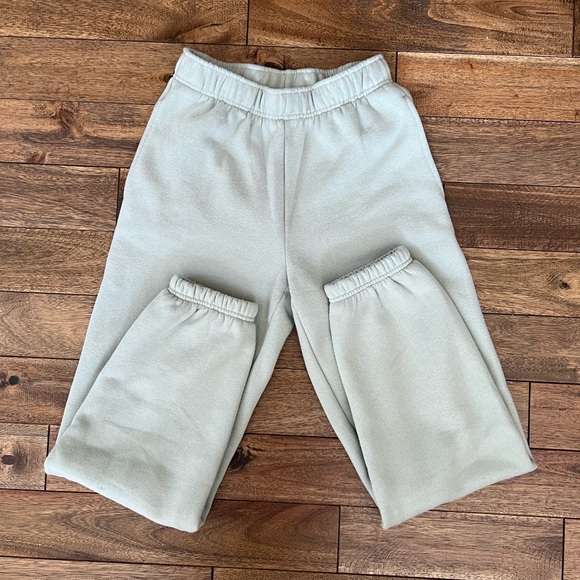 Aritzia Cozy Fleece Boyfriend Sweatpants - size 2XS - Picture 1 of 5